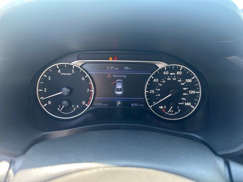 Used 2025 Nissan Altima 2.5 SV FWD image 18