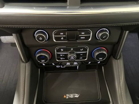 Used 2023 Chevrolet Tahoe Z71 w/ Luxury Package image 23