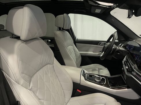 Used 2024 BMW X5 xDrive40i w/ Premium Package image 15