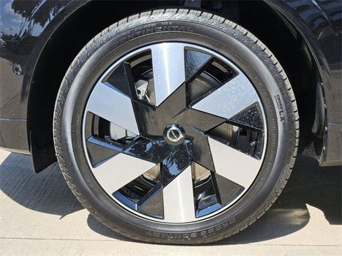 Certified 2025 Volvo XC60 T8 Plus w/ Protection Package Premier image 13