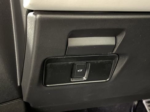 Used 2024 Land Rover Range Rover Evoque Dynamic SE image 31