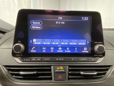 Used 2024 Nissan Altima 2.5 SV image 14