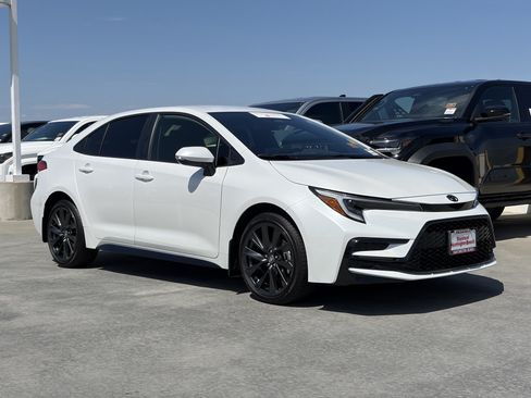 Certified 2026 Toyota Corolla SE FWD image 2