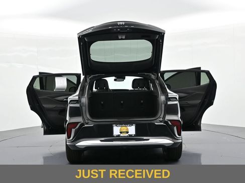 Used 2025 Buick Envista Avenir FWD image 25