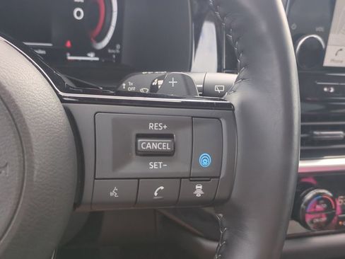 Used 2024 Nissan Pathfinder Platinum w/ Black Appearance Package image 29