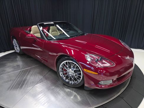 Used 2006 Chevrolet Corvette Convertible w/ Preferred Equipment Group RWD image 43