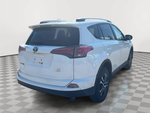 Used 2016 Toyota RAV4 LE AWD/4WD image 29