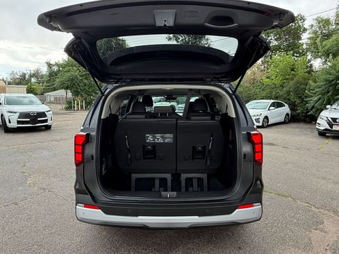 Used 2026 Kia Carnival FWD image 31