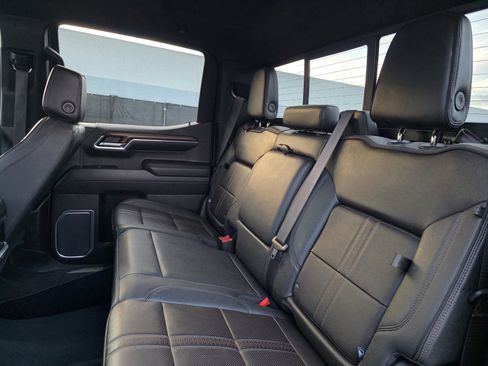 Used 2023 Chevrolet Silverado 1500 High Country w/ Technology Package image 17