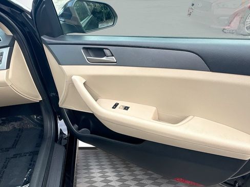 Used 2018 Hyundai Sonata SE FWD image 32