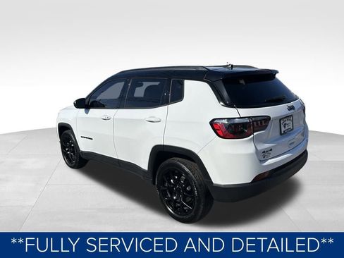 Used 2024 Jeep Compass Latitude w/ Convenience Group image 11