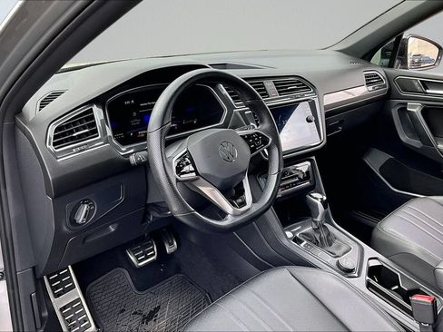 Used 2023 Volkswagen Tiguan SE R-Line AWD/4WD image 10