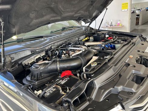 Used 2017 Ford F250 Lariat w/ Lariat Ultimate Package image 11