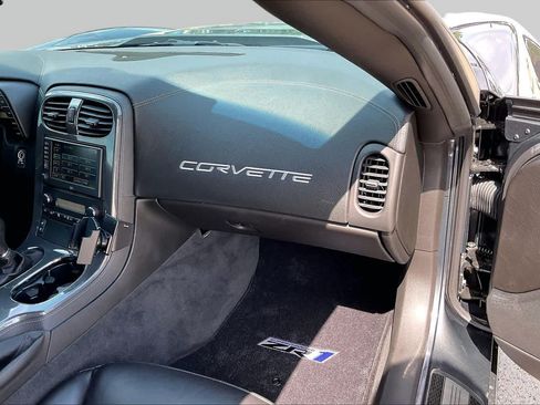 Used 2009 Chevrolet Corvette ZR1 w/ Preferred Equipment Group RWD image 17