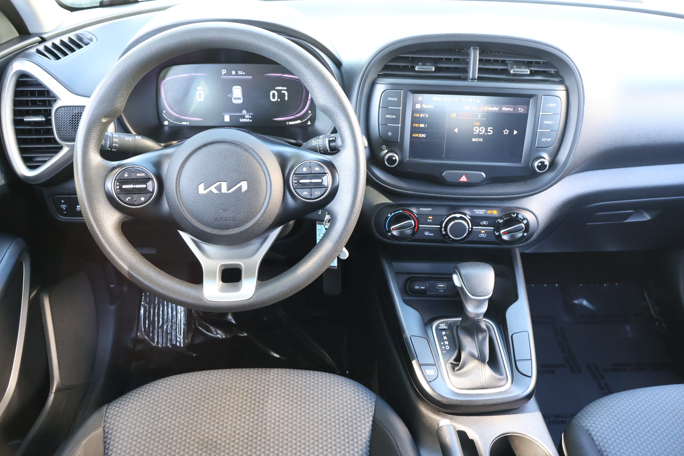Used 2024 Kia Soul LX w/ Option Group 015 FWD image 18