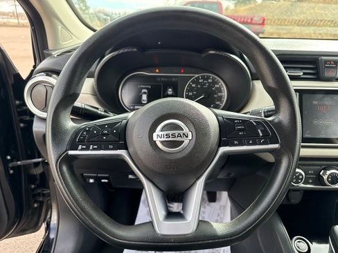 Used 2021 Nissan Versa SV image 15