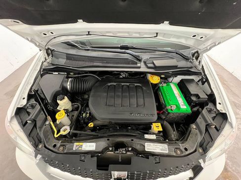 Used 2019 Dodge Grand Caravan SXT FWD image 27