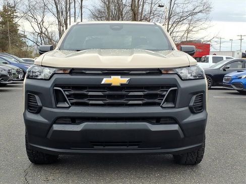 Used 2023 Chevrolet Colorado W/T RWD image 2