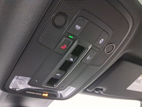 New 2025 Audi Q3 2.0T Premium image 17