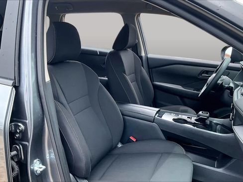 Certified 2025 Nissan Rogue S FWD image 9