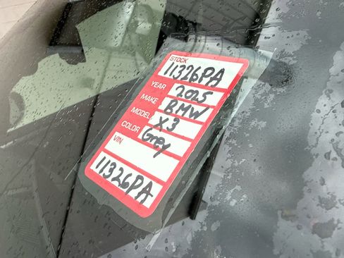 Certified 2025 BMW X3 xDrive30i w/ Premium Package image 17