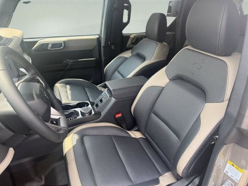 New 2026 Ford Bronco Big Bend w/ Black Diamond Package AWD/4WD image 9
