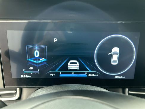 Used 2023 Hyundai Elantra SEL w/ Convenience Package image 13