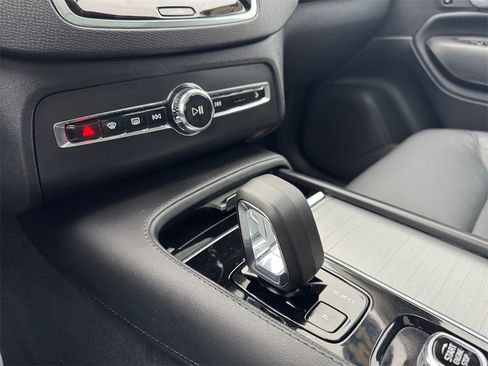 Certified 2024 Volvo XC90 B5 Core w/ Climate Package image 16