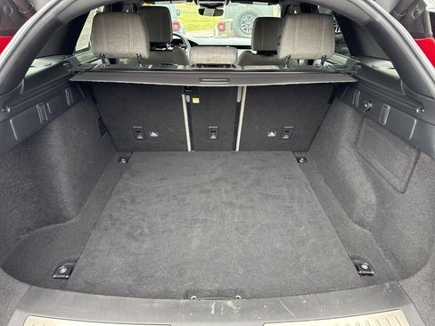 Used 2019 Land Rover Range Rover Velar R-Dynamic HSE image 9