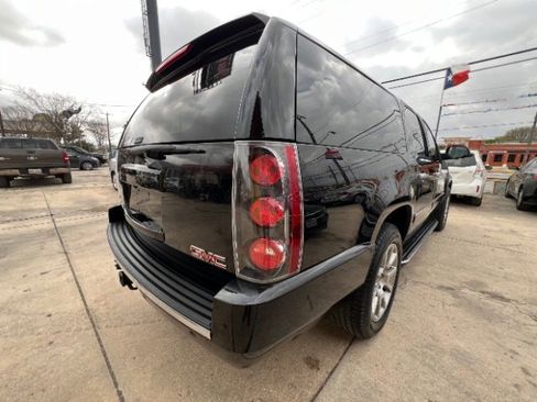Used 2009 GMC Yukon XL Denali image 5