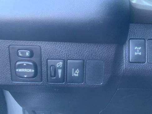 Used 2018 Toyota RAV4 XLE image 17