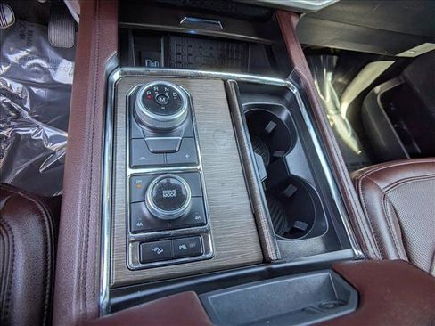 Used 2024 Ford Expedition Limited AWD/4WD image 13
