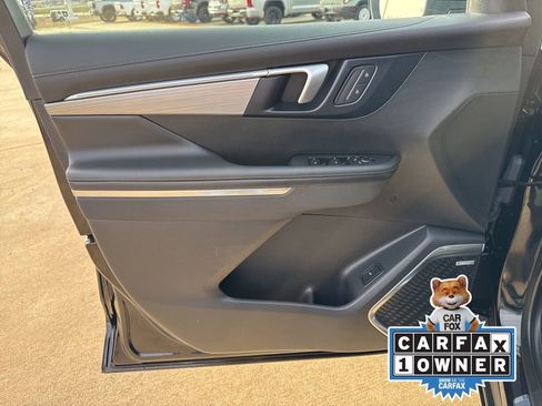 Used 2025 Buick Enclave Preferred image 6