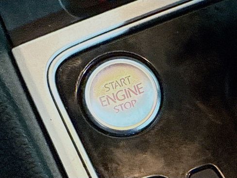 Used 2019 Volkswagen Passat 2.0T Wolfsburg w/ Wheels & Sunroof Package image 21