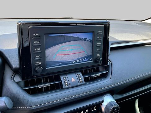 Used 2019 Toyota RAV4 XLE Premium FWD image 29