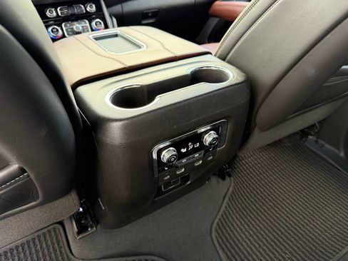 Used 2023 GMC Yukon Denali Ultimate AWD/4WD image 22