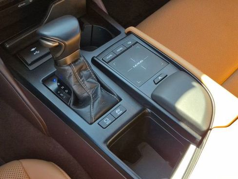 Used 2021 Lexus ES 300h w/ Accessory Package image 12