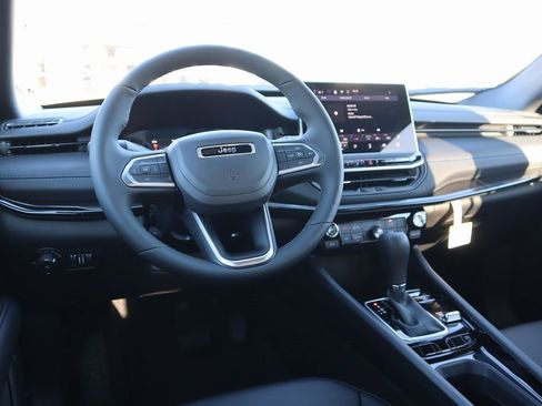 New 2026 Jeep Compass Latitude image 2