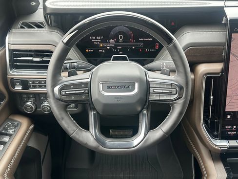 Used 2025 GMC Yukon XL Denali Ultimate AWD/4WD image 13
