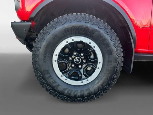 Used 2023 Ford Bronco Badlands w/ Sasquatch Package image 14
