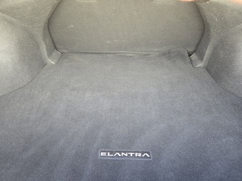 Used 2023 Hyundai Elantra SEL w/ Convenience Package image 32