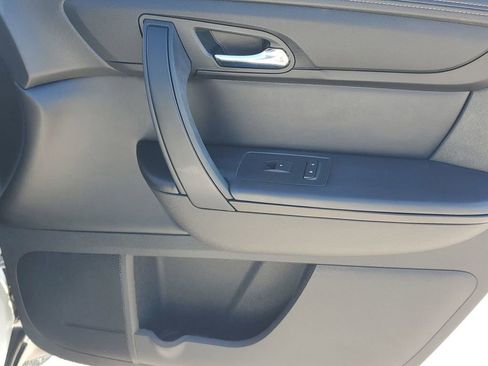 Used 2016 Chevrolet Traverse LT w/ Style and Technology Package image 43