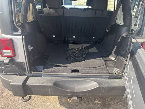 Used 2015 Jeep Wrangler Unlimited Sport w/ Quick Order Package 24S AWD/4WD image 22