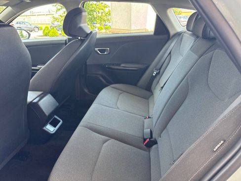 Used 2025 Kia K4 FWD image 7