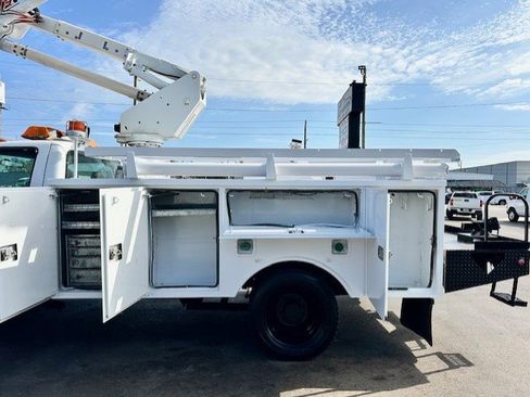 Used 2008 Ford F550 4x4 Regular Cab Super Duty image 10