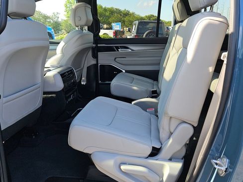 New 2026 Jeep Grand Wagoneer Limited w/ Premium Group II AWD/4WD image 11
