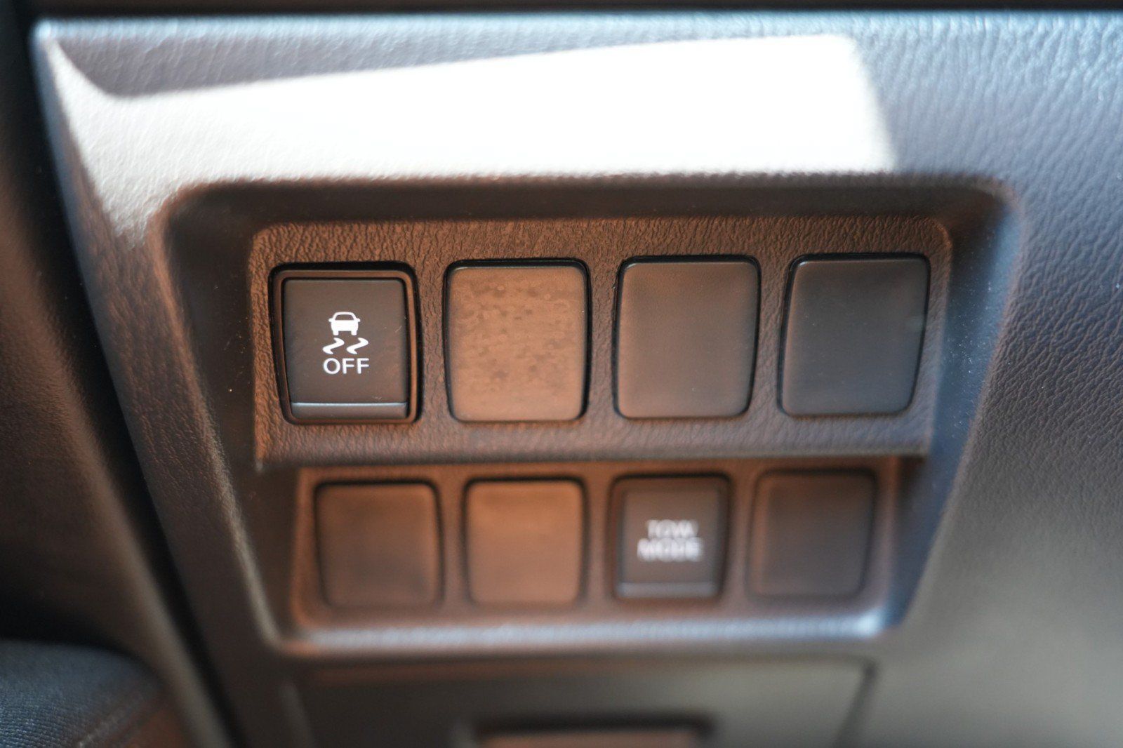Used 2017 Nissan Pathfinder SV FWD image 16