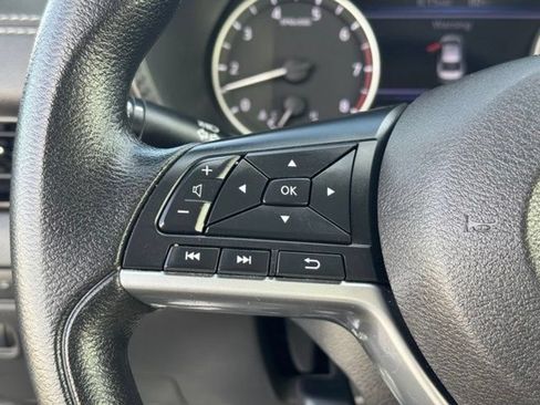 Used 2024 Nissan Sentra SV FWD image 11