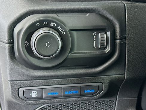 Used 2024 Jeep Wrangler Sahara w/ Technology Group image 16