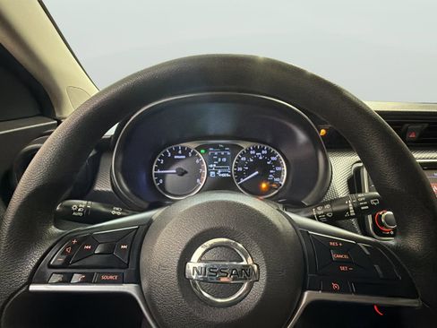 Used 2021 Nissan Kicks S image 29